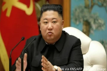 வடகொரியாவில் ஆபாச படம் பார்த்த மாணவனுக்கு கொடுக்கப்பட்ட பயங்கர தண்டனை! குடும்பத்தினரும்-ஆசிரியரும் பரிதாப நிலையில்