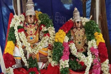 நீல நிறத்தில் காட்சியளிக்கும் இறைவன்! மண் உருண்டையை பிரசாதமாக தரும் கோவில்