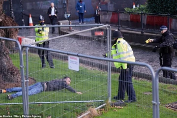 பிரித்தானிய பாராளுமன்றம் திடீர் முடக்கம்! பரபரப்பை ஏற்படுத்திய சம்பவம்