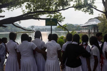 இலங்கையில் பாடசாலை மாணவியை சீண்டிய அதிபருக்கு நேர்ந்த நிலை!