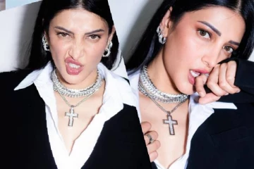 படுக்கையில் வெட்கத்துடன் போஸ்!! கமல் ஹாசன் மகள் ஸ்ருதி ஹாசன் வெளியிட்ட புகைப்படம்