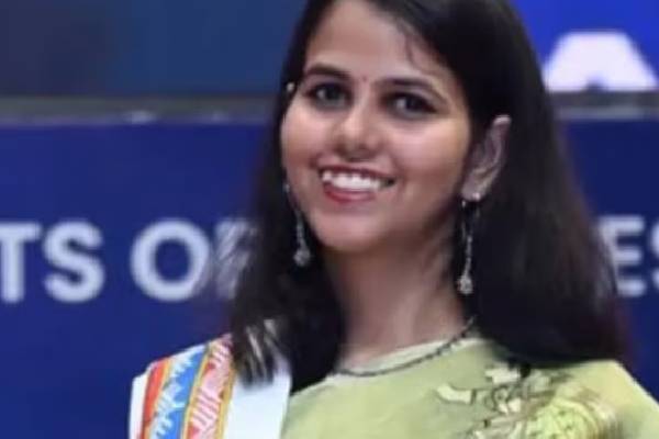 அதிக சம்பளம் வாங்கும் வேலையை விட்டுவிட்டு யுபிஎஸ்சி தேர்வில் தேர்ச்சி பெற்ற விங் கமாண்டரின் மகள் | Women Quits High Paying Job To Clear Upsc Exam