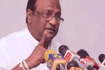 ஆசிரியர்கள் மீது கை வைத்ததும் இல்லை கை வைக்க போவதுமில்லை - சரத் வீரசேகர