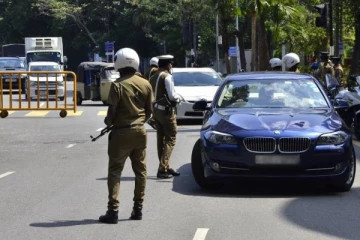 வவுனியாவில் வீடொன்றினுள் புகுந்து தாக்குதல் நடத்திய குழுவினர் யாழில் கைது