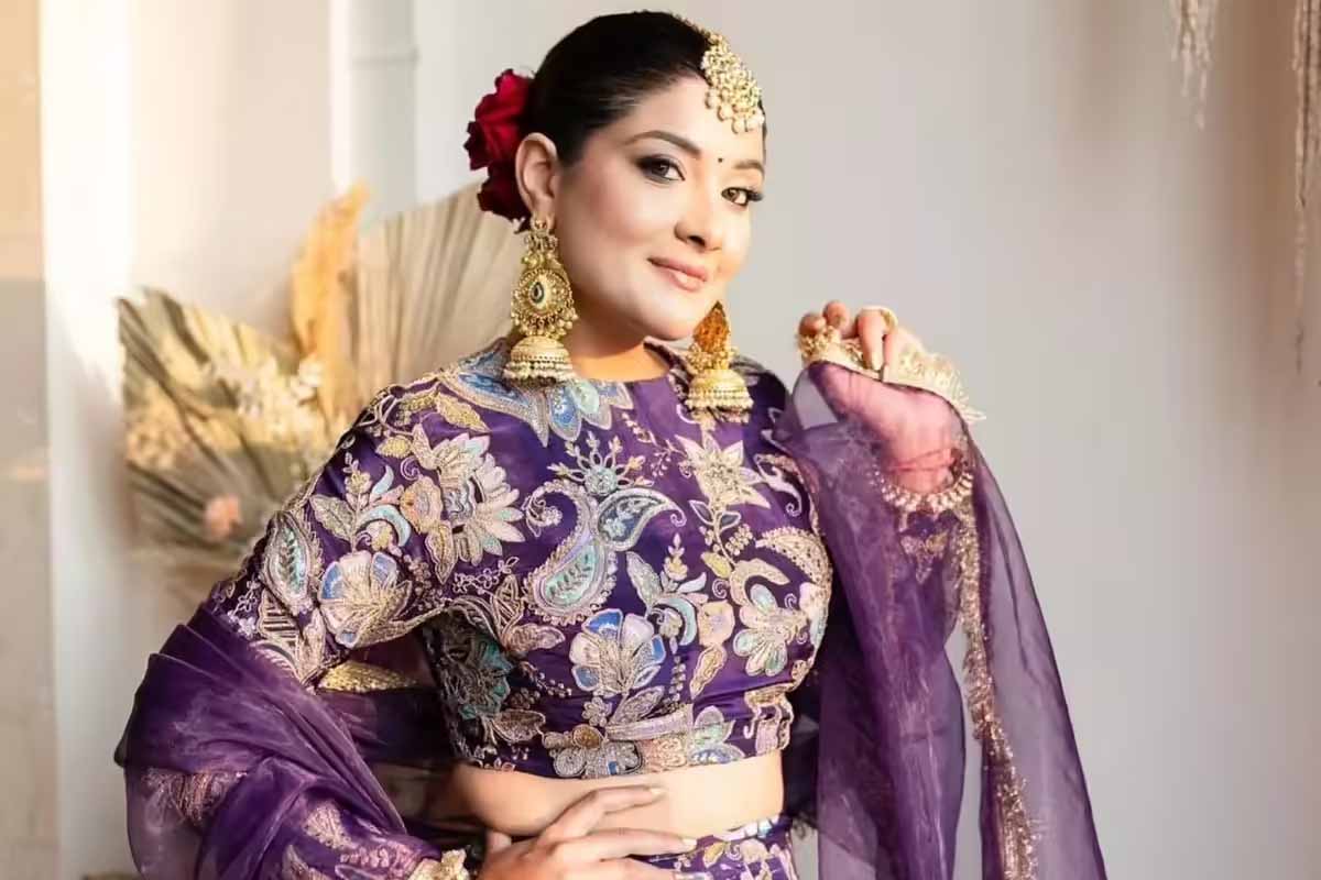 தலைகீழாக கவிழ்ந்த கார்! 30 வயது நடிகை பரிதாப மரணம் | 30 Year Old Actress Harshil Kalia Car Accident