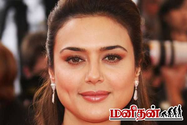 வயது எல்லையில்லாமல் குழந்தை பெற்ற சினிமா நடிகைகள்
