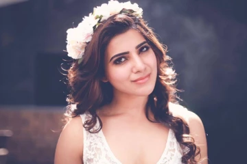 காட்டுக்குள் ஒரு தேவதை.. அப்படியொரு உடையில் போஸ் கொடுத்துள்ள நடிகை சமந்தா..