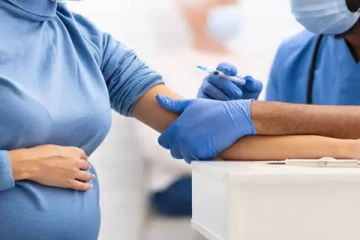 திருகோணமலையில் 42 கர்ப்பிணி தாய்மார்களுக்கு கொரோனா தொற்று