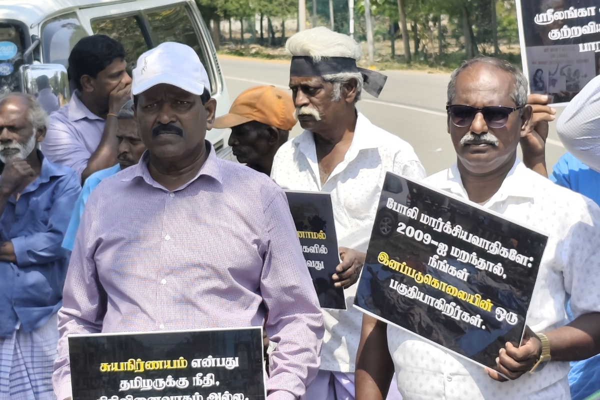 மனிதாபிமானி வேடந்தரித்துள்ள ராஜபக்சர்கள்! ரவிகரன் எம்.பி குற்றச்சாட்டு | Rajapaksas Posing As Humanitarians மனிதாபிமானி வேடந்தரித்துள்ள ராஜபக்சர்கள்! ரவிகரன் எம்.பி குற்றச்சாட்டு | Rajapaksas Posing As Humanitarians