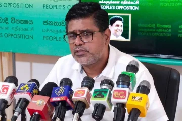 விவசாயிகளே வீதிக்கு வந்துவிட்டனர் - எதிர்க்கட்சி குற்றச்சாட்டு