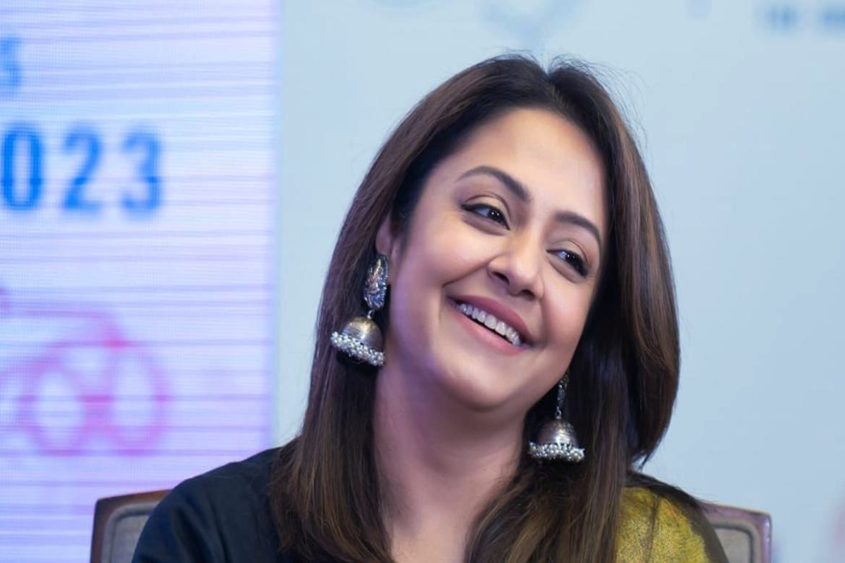 சூர்யாவை கியூட்டாக மிரட்டிய ஜோதிகா சூர்யாவை கியூட்டாக மிரட்டிய ஜோதிகா