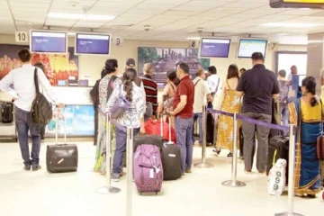 இலங்கையில் நாளொன்றுக்கு நாட்டைவிட்டு வெளியேறும் 15 ஆயிரம் பேர்