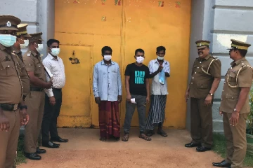 வவுனியா சிறையிலிருந்து மூவர் விடுவிப்பு (Photo)