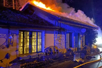 நடுவழியில் பேருந்தை நிறுத்தி சாரதி செய்த செயல்: குவியும் பாராட்டுகள்