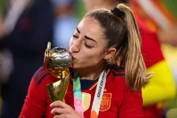 ஒற்றை கோலால் வரலாறு படைத்த ஸ்பெயின் வீராங்கனை... உலுக்கிய தந்தையின் மரணம்