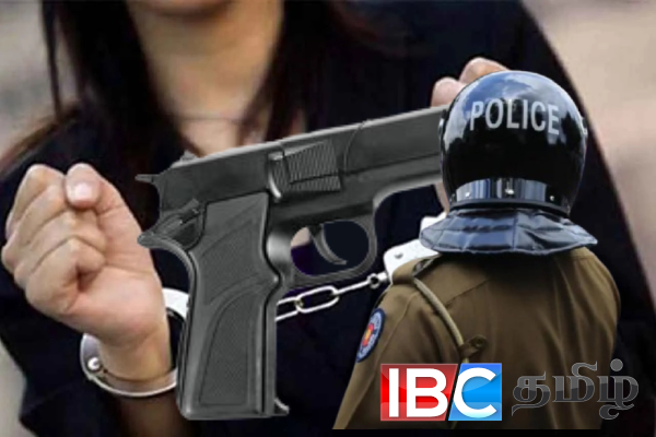 போலி துப்பாக்கியுடன் நீதிமன்றத்திற்குள் நுழைந்த பெண்ணால் பரபரப்பு