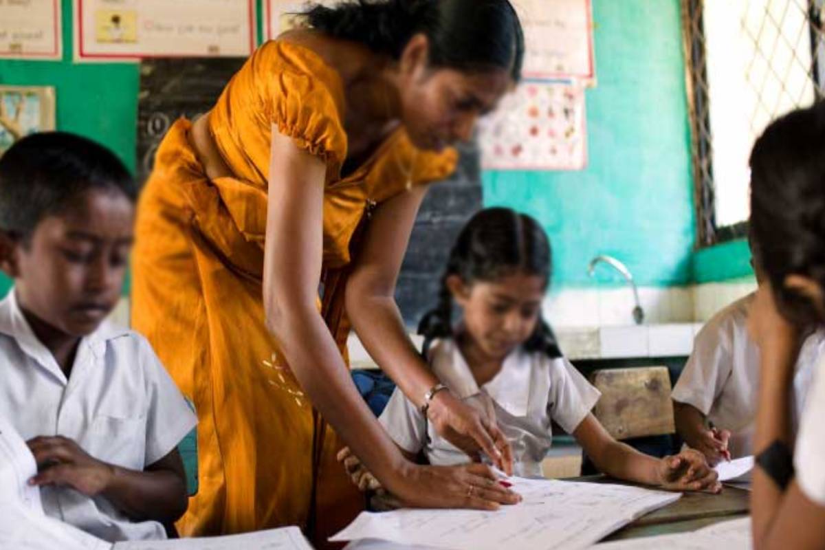 வடக்கில் ஆசிரிய இடமாற்றம் விவகாரம் - இலங்கை மனித உரிமைகள் ஆணைக்குழு மூவருக்கு விசேட அழைப்பு | Teacher Transfer Issue In The North