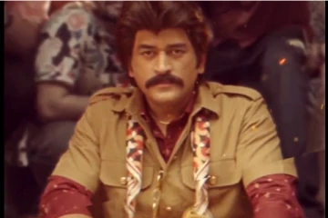 அசரவைக்கும் தோனியின் புதிய தோற்றம்: இணையத்தில் தீயாய் பரவும் வீடியோ துணுக்குகள்!