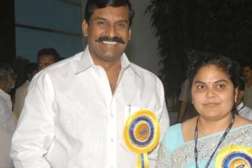 தடபுடலாக தனது மனைவியின் 50வது பிறந்தநாளை கொண்டாடிய நெப்போலியன்