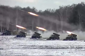 உக்ரைன் மீது 900க்கும் மேற்பட்ட ஏவுகணைகளை வீசி ரஷ்யா தாக்குதல் - செய்திகளின் தொகுப்பு