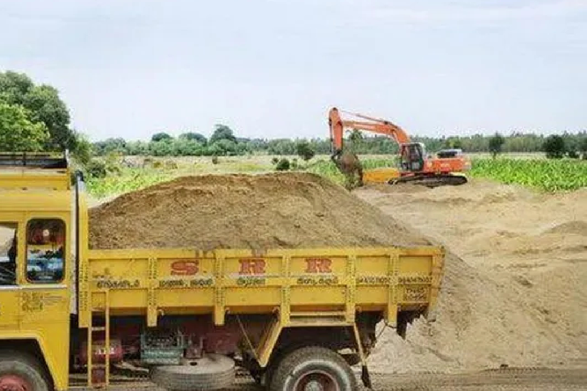 சட்டவிரோதமான முறையில் மணல் கடத்திய வாகன சாரதி கைது | Driver Arrested In Kilinochchi சட்டவிரோதமான முறையில் மணல் கடத்திய வாகன சாரதி கைது | Driver Arrested In Kilinochchi
