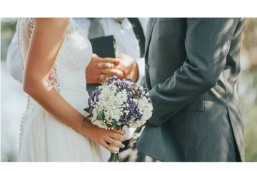 கணவர் வேண்டுமா? இல்லை தோழியா? திருமணத்தில் நிலைகுலைந்து நின்ற பெண்ணின் உருக்கம்!