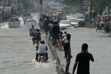தண்ணீரில்  மூழ்குமா சென்னை மாநகரம்? வெளியான புகைப்படங்கள்