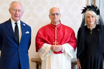 முதல் முறையாக பாப்பரசர் மற்றும் இங்கிலாந்து மன்னர் ஒன்றாக பிரார்த்தனை