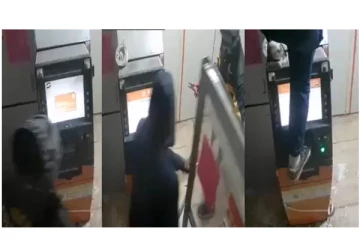 ஏடிஎம் இயந்திரத்தை உடைத்து பல லட்சம் கொள்ளை - வைரலாகும் அதிர்ச்சி சிசிடிவி வீடியோ...!