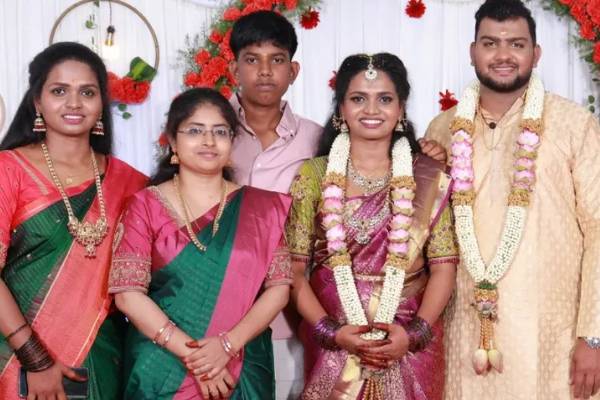 சூப்பர் சிங்கர் 9 டைட்டில் வின்னர் அருணாவுக்கு முடிந்த நிச்சயதார்த்தம்!! புகைப்படம் இதோ.. | Super Singer 9 Title Winner Aruna Engagement Photo