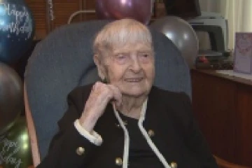 கனடாவின் 112 வயது மூதாட்டியின் நீண்ட ஆயுள் குறித்த இரகசியம்