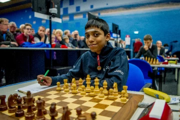 உலகக்கோப்பை செஸ் போட்டியில் வெள்ளிப்பதக்கம் வென்ற தமிழர்! குவியும் வாழ்த்துக்கள்