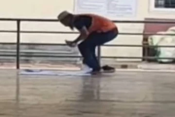 திருமலையில் பகிரங்கமாக தொழுகை செய்த தமிழ்நாட்டு நபர்?.., பொலிஸார் விசாரணை