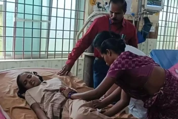 கழிவறை சென்ற மாணவியை கடித்த பாம்பு - கதறி துடித்த பரிதாபம்