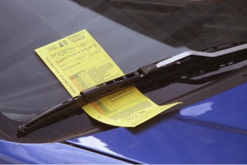 ரொறன்ரோவில் வாகன தரிப்பு விதி மீறல் அபராதம் அதிகரிப்பு