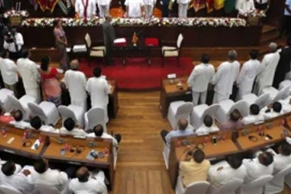 மக்கள் தக்க பாடம் புகட்டுவார்கள் - எச்சரிக்கை விடுத்த தேரர்! | Sri Lanka Economic Politics Crisis Government