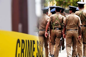 காதலிக்க மறுப்பு தெரிவித்த யுவதிக்கு நேர்ந்த கொடூரம்