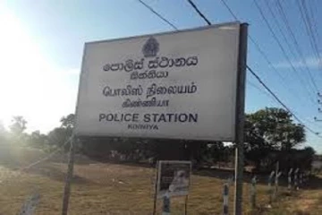 ஊடகவியலாளர்கள் தாக்கப்பட்டு அலைபேசியும் பறிமுதல் : கிண்ணியாவில் சம்பவம்