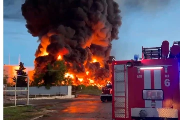 ரஷ்யாவில் வெடித்து சிதறிய எரிபொருள் டேங்குகள்: உக்ரைன் ராணுவம் கொடுத்த பதிலடி