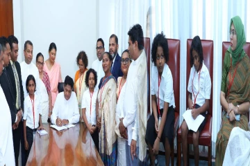 சிறுவர்களுக்கு எதிரான தவறான நடத்தைகளுக்கு நீதி கோரி எதிர்க்கட்சித் தலைவரிடம் மனு கையளிப்பு