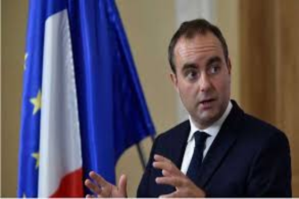 பிரான்சின் புதிய பிரதமரை அறிவித்தார் ஜனாதிபதி மக்ரோன் | Macron Names S Bastien Lecornu As New French Pm