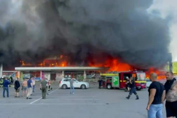 உக்ரைனில் வணிக வளாகத்தின் மீது வீசப்பட்ட ஏவுகணை - பலர் உயிரிழந்திருக்கலாம் என அச்சம்