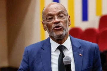 ஆயுதக் குழுக்களின் தாக்குதல்களால் போராடி வரும் நாடு., பதவி விலகிய பிரதமர்