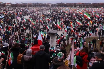 பாதுகாப்பு உச்சிமாநாடு... மியூனிக்கில் ஈரானுக்கு எதிராக திரண்ட 200,000 பேர்கள்