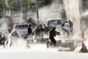 ஆப்கானில் போராட்டங்களை  படம் பிடித்த பத்திரிகையாளர்கள்  மீது தாலிபான்கள் கொடூரத் தாக்குதல்  : வெளியான புகைப்படங்கள்