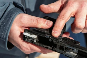 වෙළෙඳපොළට අලුතින්ම එන ස්මාර්ට් ගිනි අවිය..පොඩි අය අතට උණත් දෙන්න පුලුවන්.