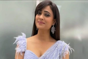 உள்ளாடையை கடவுள் அளவு எடுக்கிறார்..சர்ச்சை பேச்சுக்கு மன்னிப்பு கோரினார் பிரபல நடிகை