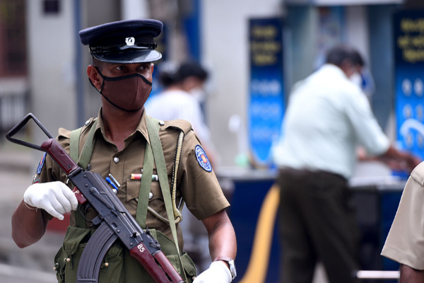 இஷாராவுக்கு உதவிய பெண் சட்டத்தரணி ஒருவர் அதிரடி கைது | Female Lawyer Arrested For Aiding Ishara Sewwandi இஷாராவுக்கு உதவிய பெண் சட்டத்தரணி ஒருவர் அதிரடி கைது | Female Lawyer Arrested For Aiding Ishara Sewwandi