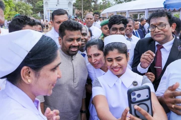 ஜனாதிபதி அனுரவுடன் selfie எடுத்து மகிழ்ந்த மன்னார் மருத்துவமனை தாதிகள்!