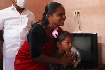 ப்பா..என்னாம்மா இங்கிலிஷ் பேசுறாங்க, படித்தவரைகளையே மிஞ்சும் நரிக்குறவர்கள்!